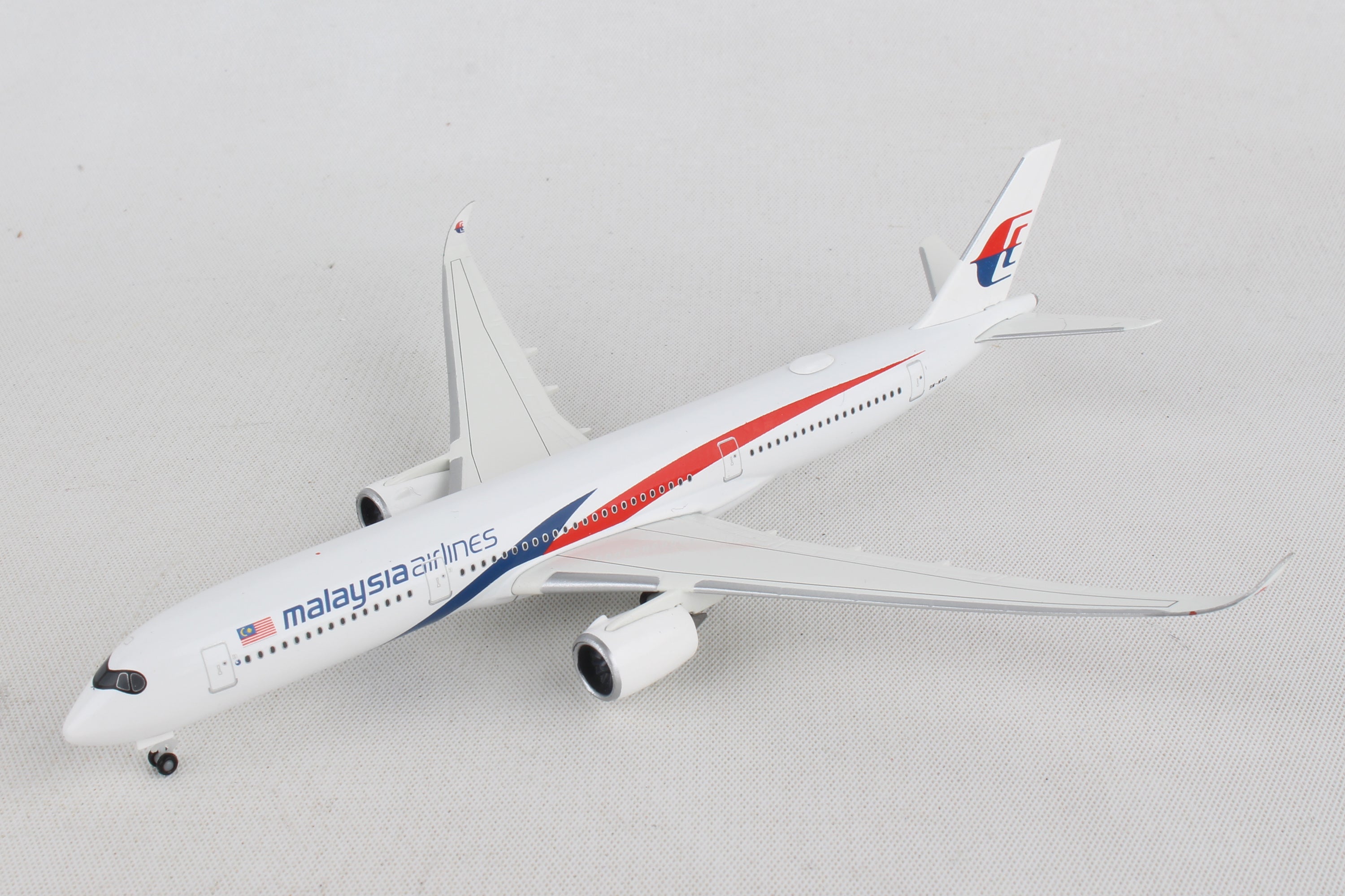 Herpa Wings HE532990 Malaysia A350-900 1/500