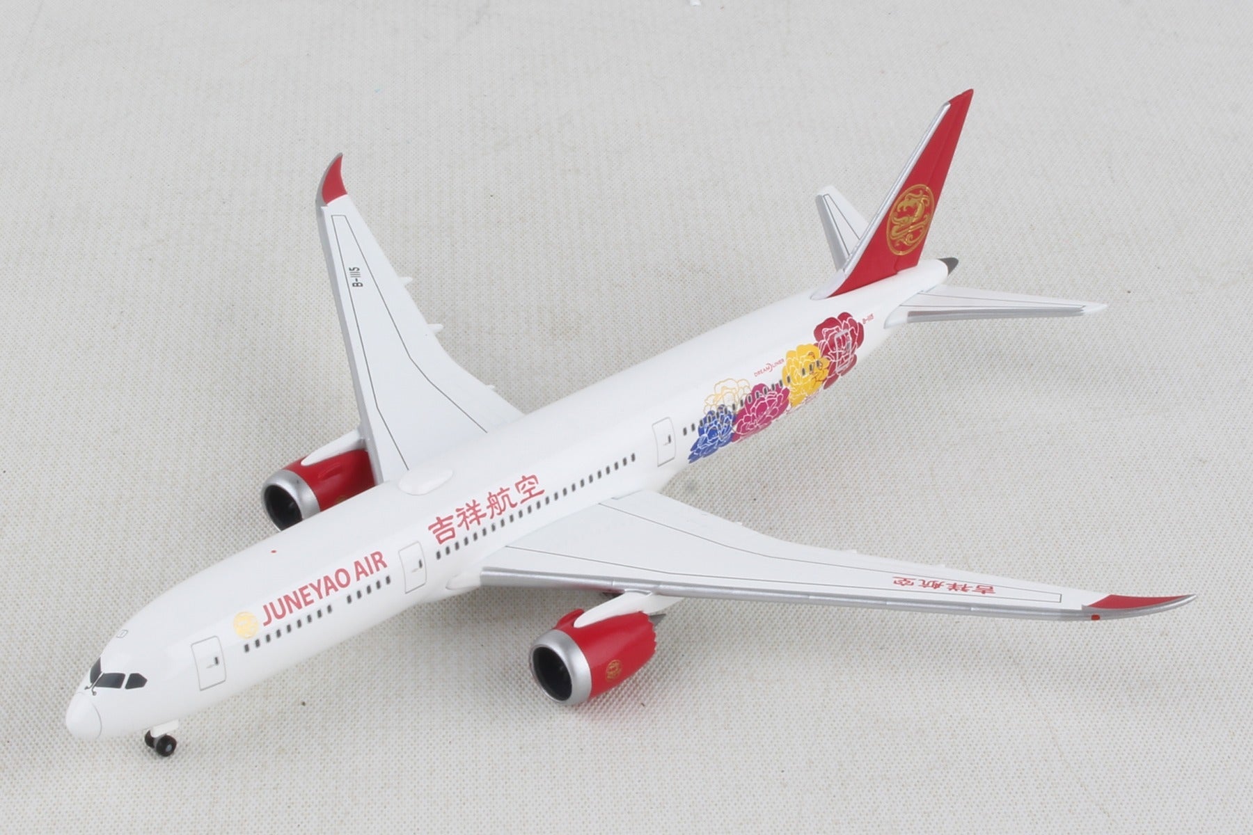 Herpa Wings HE533089 Juneyao 787-9 1/500