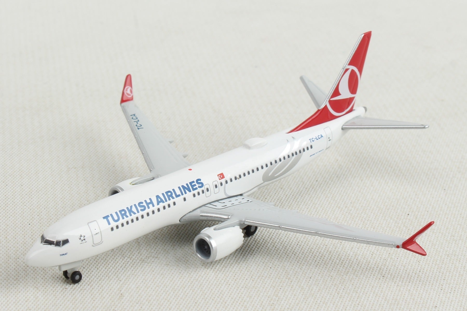 Herpa Wings HE533768 Turkish 737Max8 1/500