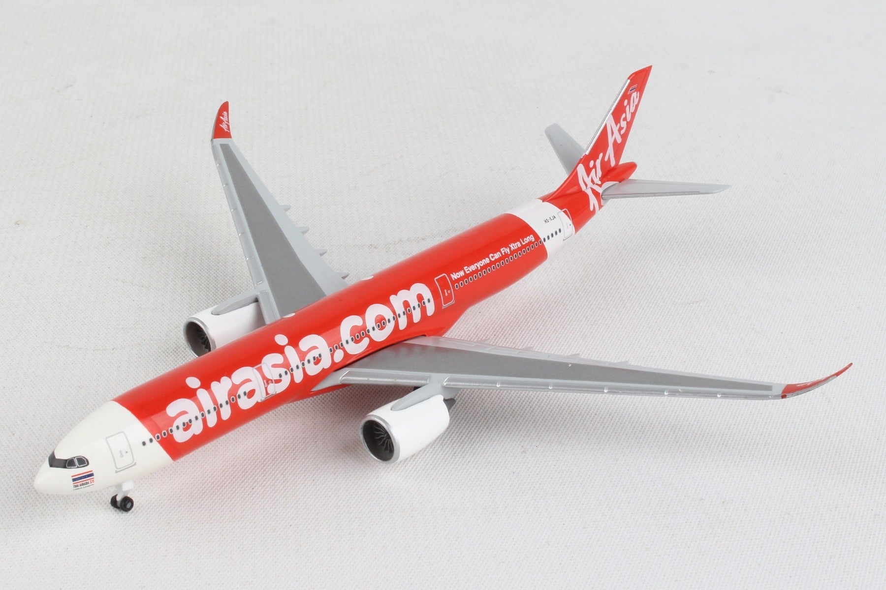 Herpa Wings HE533980 Thai Air Asia X A330-900Neo 1/500