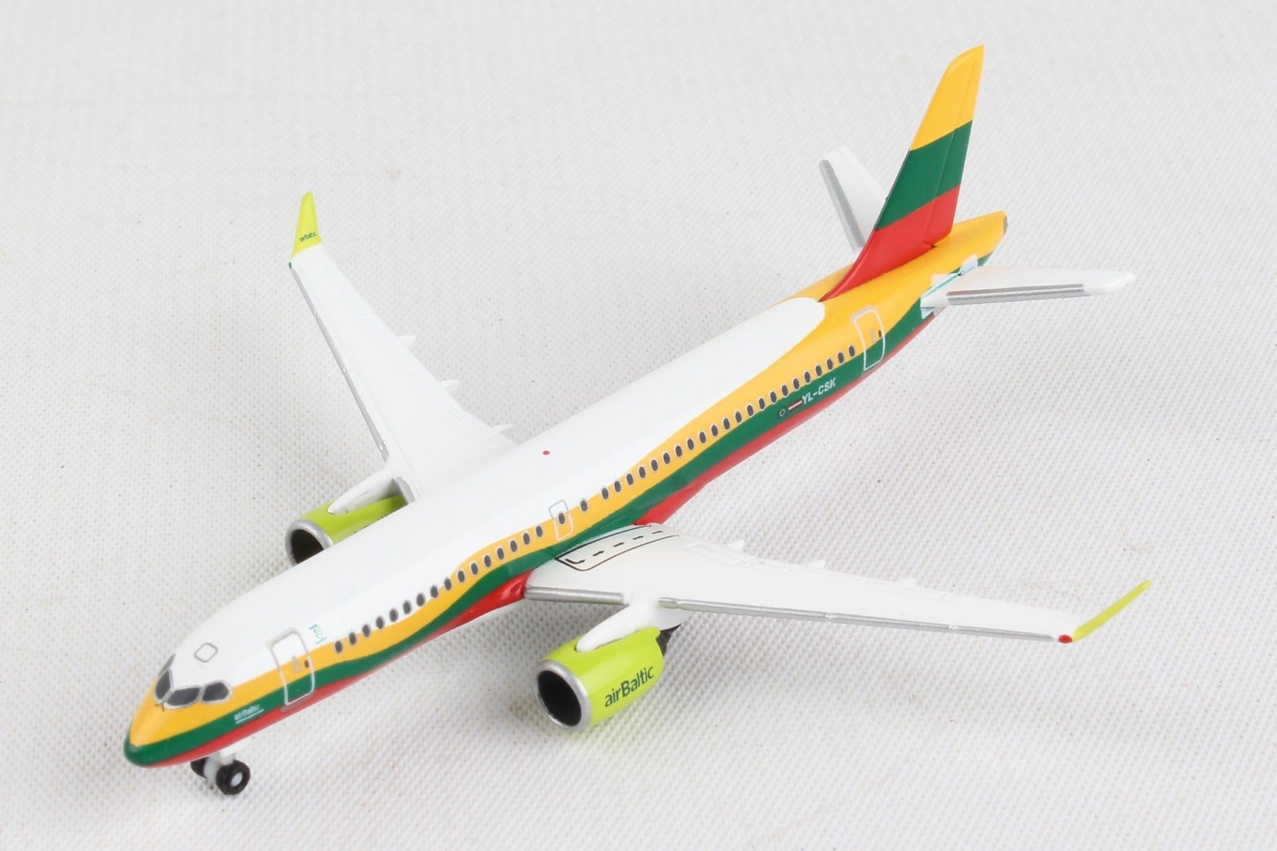 Herpa Wings HE534123 Air Baltic A220-300 1/500 Lithuania