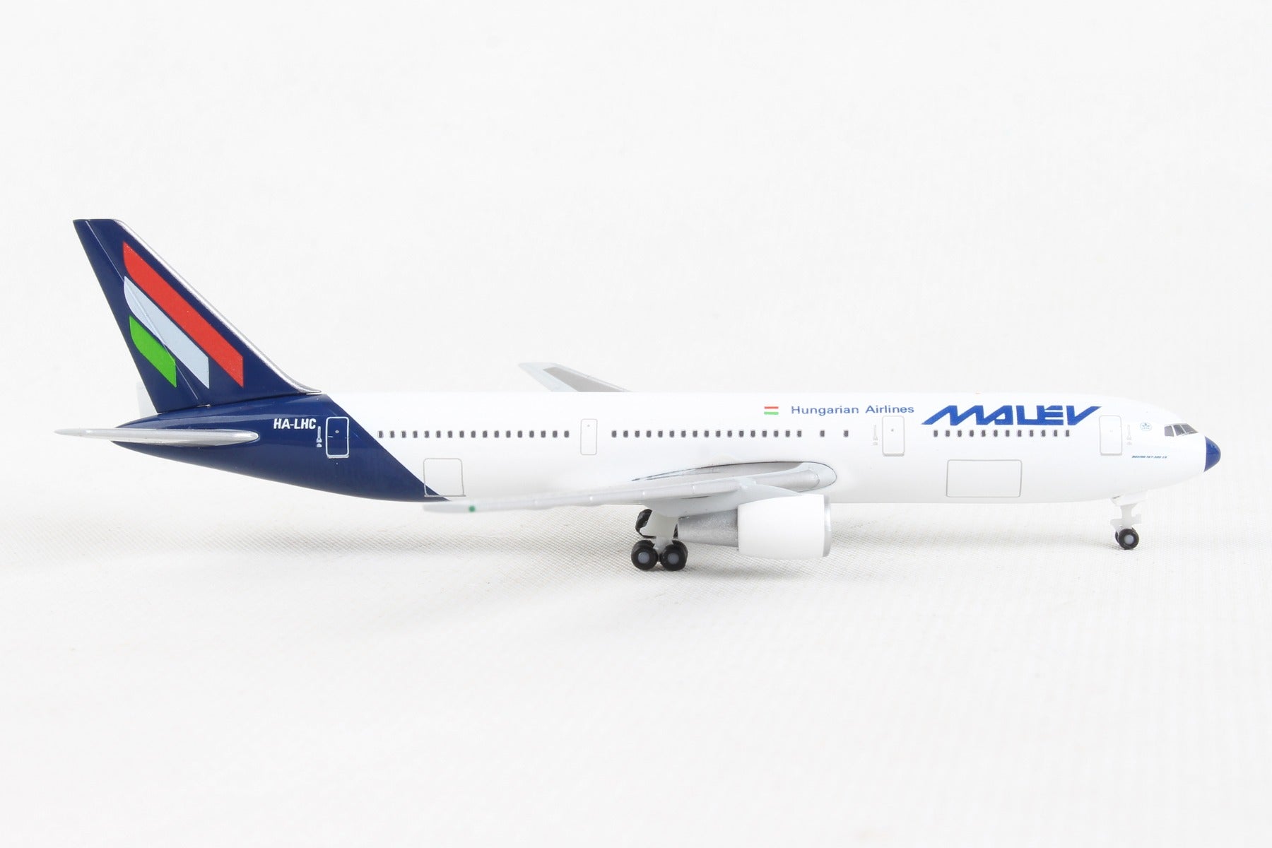 Herpa Wings HE534185 Malev 767-300 1/500