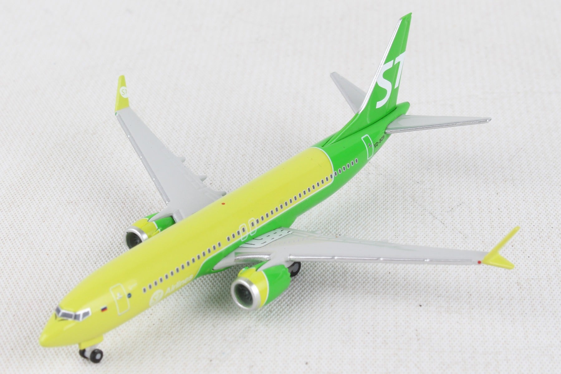 Herpa Wings HE534260 S7 737Max8 1/500
