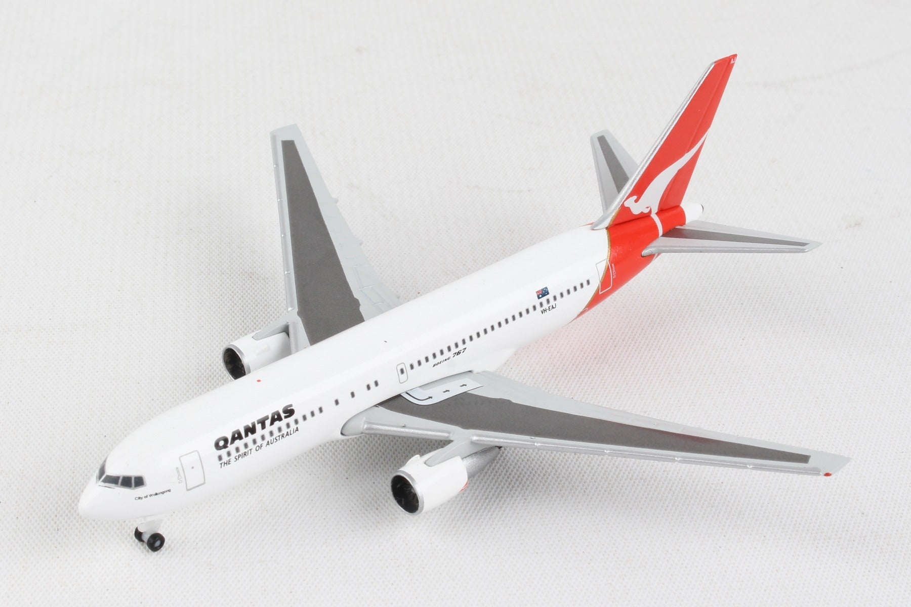 Herpa Wings HE534383 Qantas 767-200 1/500 Centenary