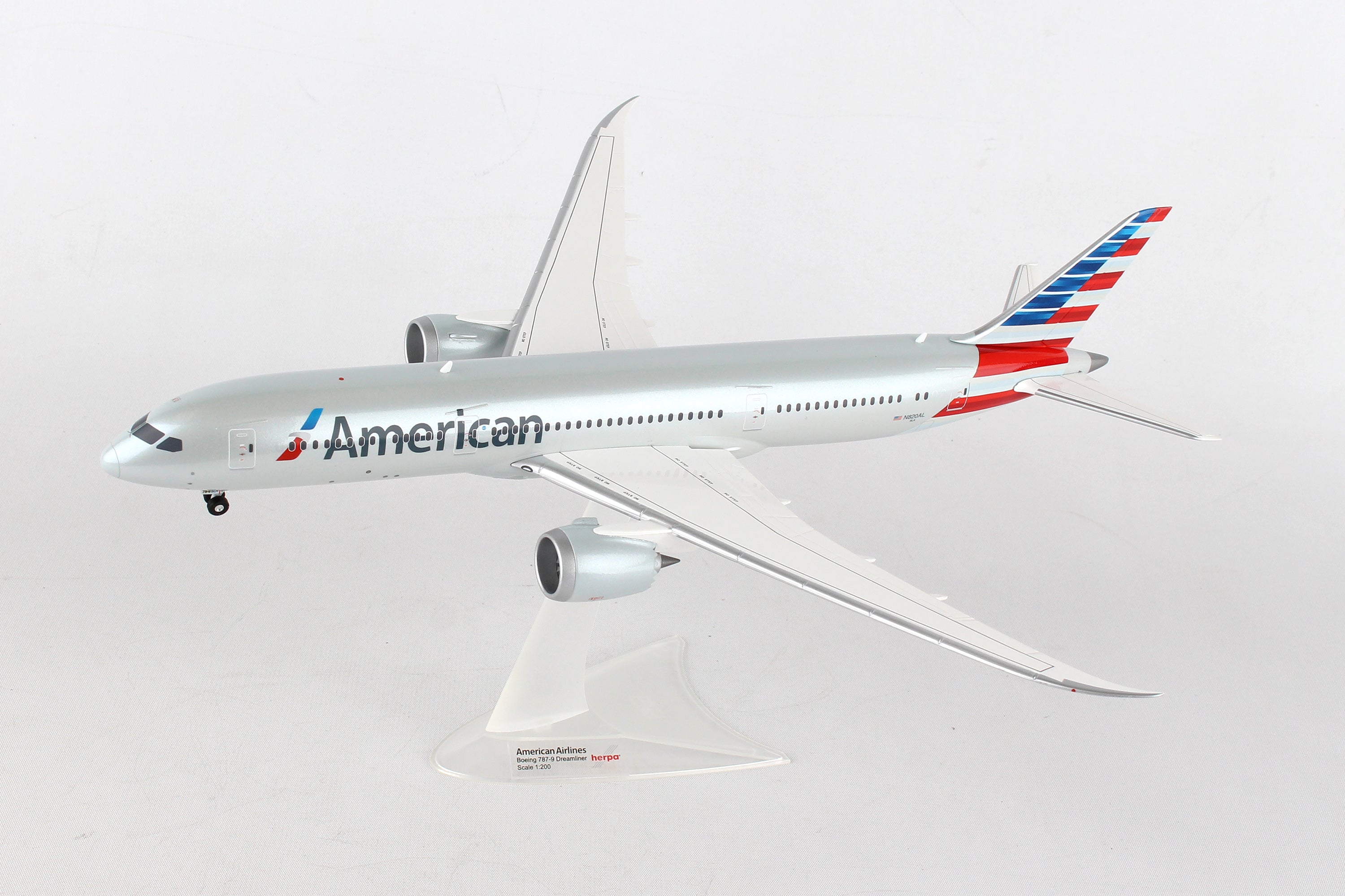 Herpa Wings HE557887 American 787-9 1/200