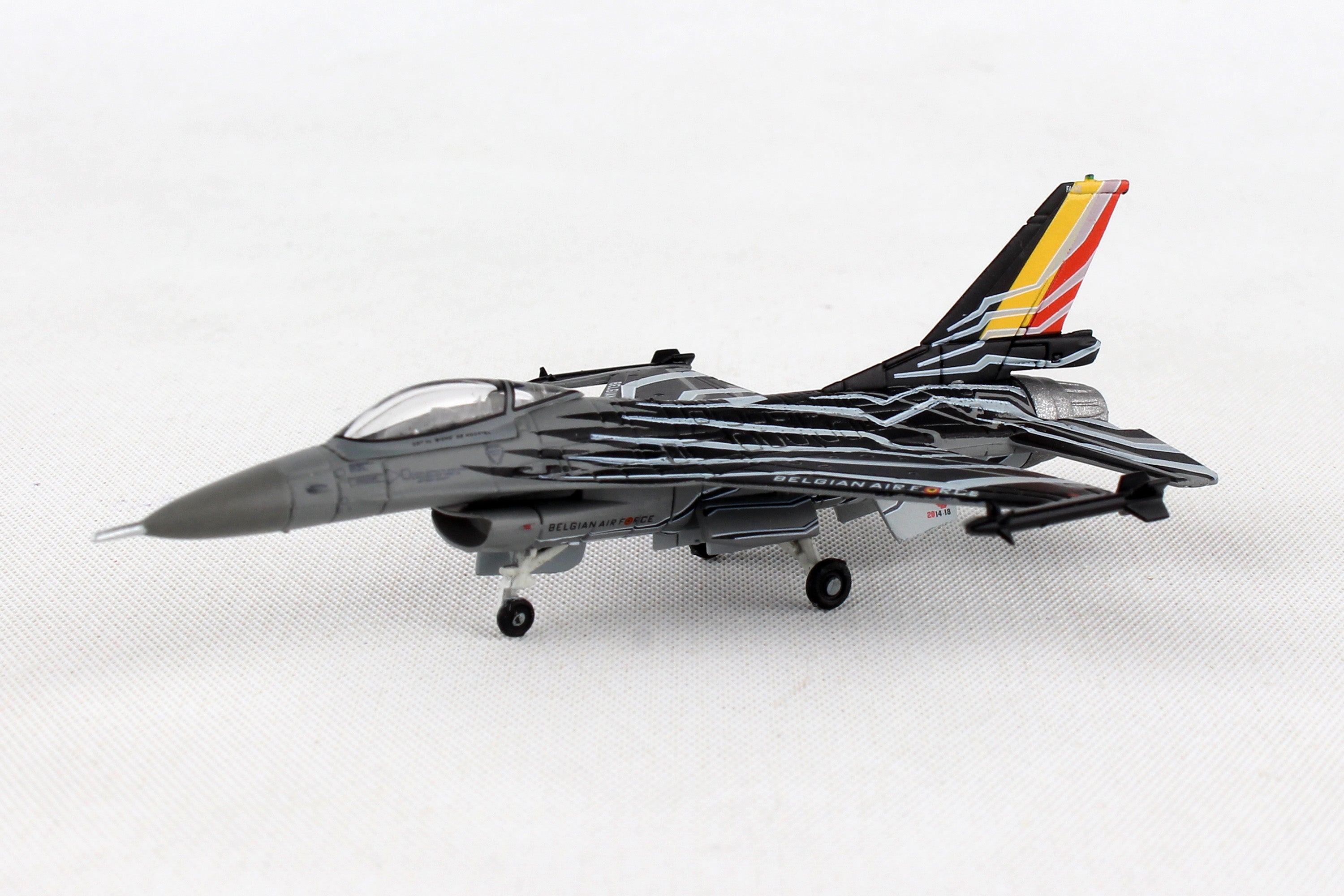 Herpa Wings HE558990 Belgian Af Solo Display Team F-16Am 1/200