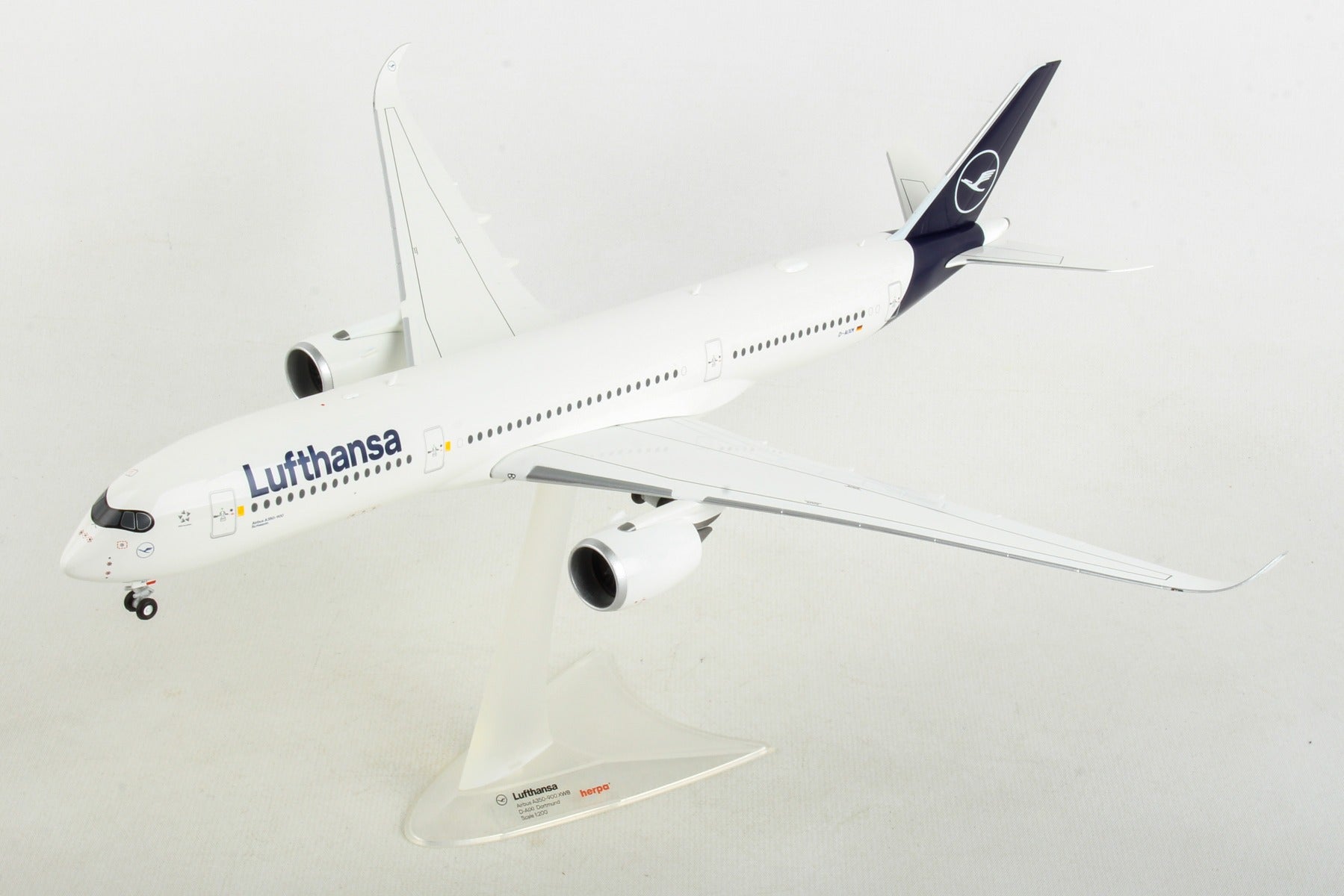 Herpa Wings HE559577 Lufthansa A350-900 1/200 New Livery