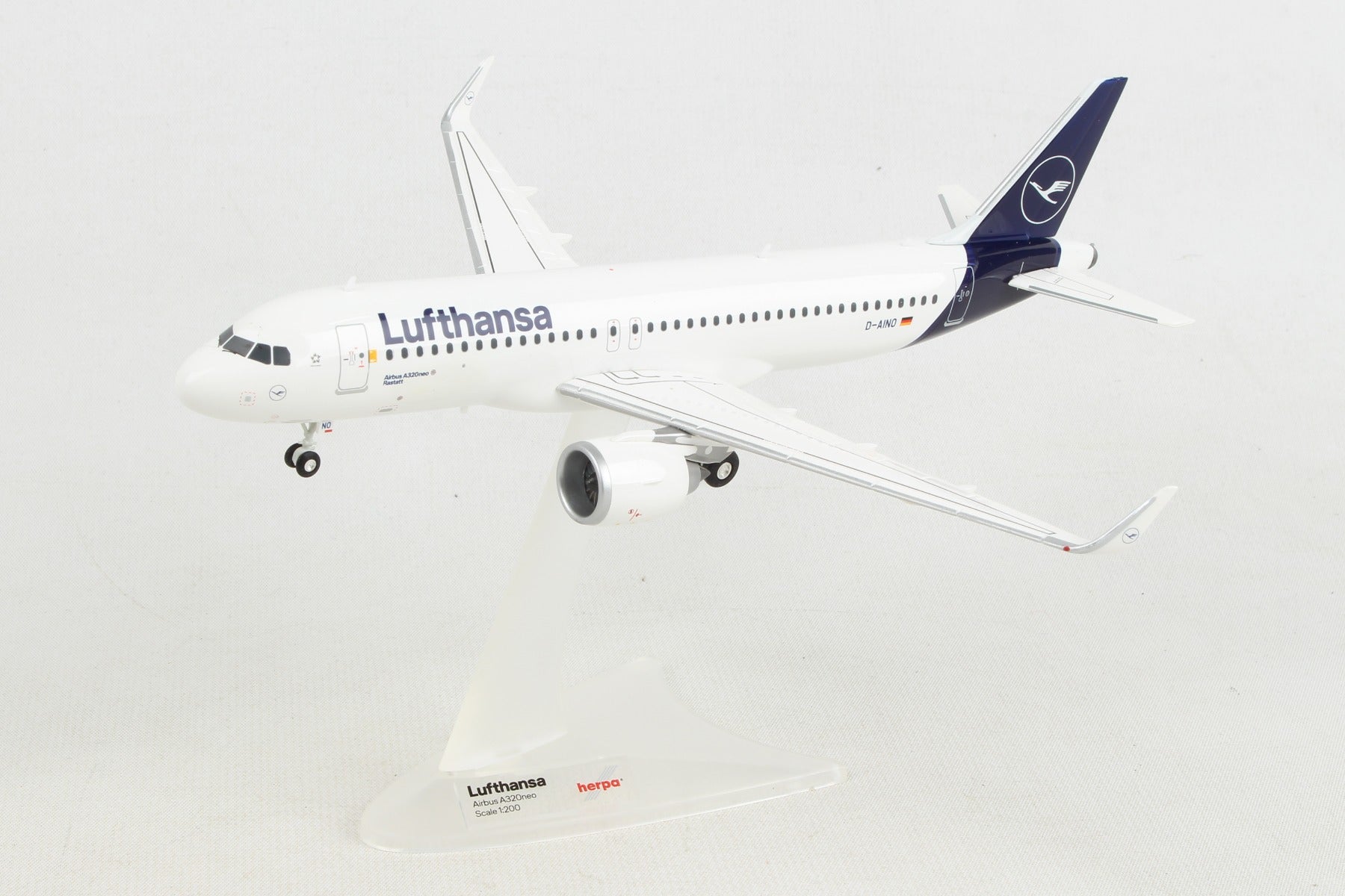 Herpa Wings HE559768 Lufthansa A320Neo 1/200 New Livery