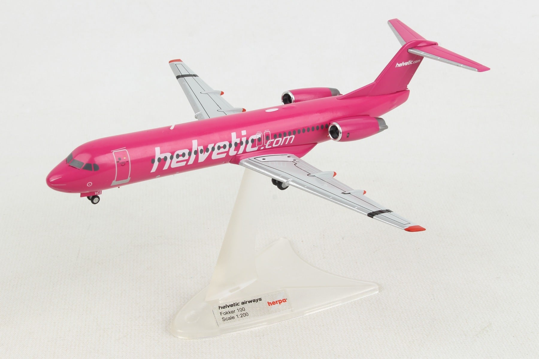 Herpa Wings HE559966 Helvetic F-100 1/200