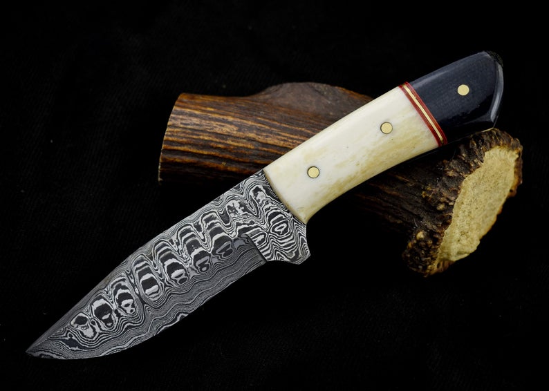 Damascus Steel Hunting Knife