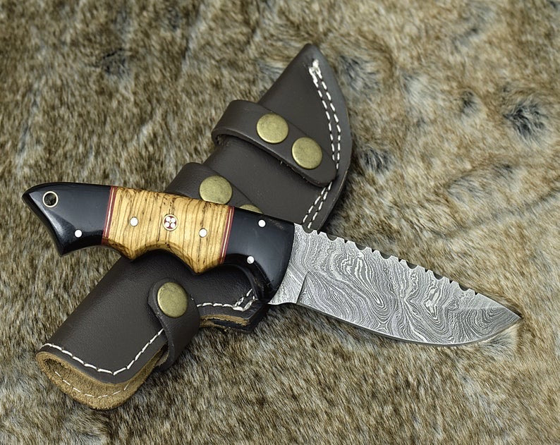 Damascus Steel Hunting Skinning Knife