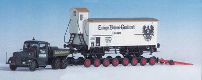 Kibri 13570 HO Scale Tractor/Trailer -- Kaelble Tractor Unit w/16 Wheel Low Loader Trailer & Beer von Load