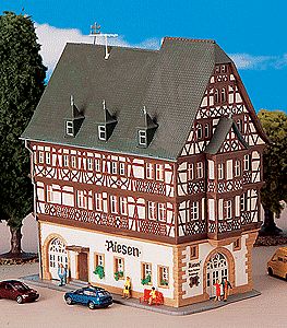 Kibri 37117 N Scale Riesen Hotel in Miltenberg