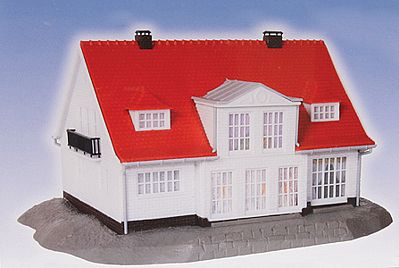 Kibri 38332 HO Scale Cloppenburg House -- 7-3/16 x 5-3/16 x 3-5/8"  18 x 13 x 9cm