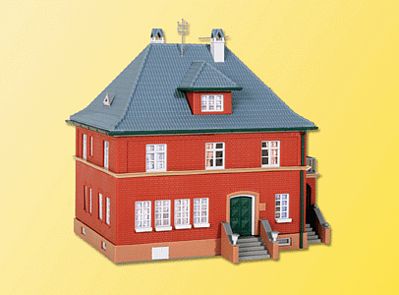 Kibri 38718 HO Scale Borgis Street House -- 6 x 5-7/16 x 5-5/8"  15 x 13.5 x 14cm