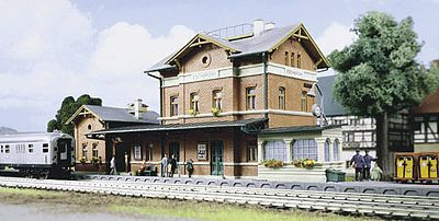 Kibri 39368 HO Scale Eschborn Station -- 34 x 13 x 14.5cm