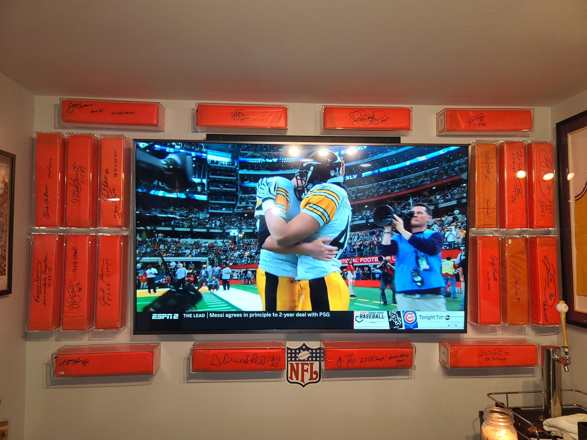 Acrylic Football End Zone Pylon Display Case (A021/D04)