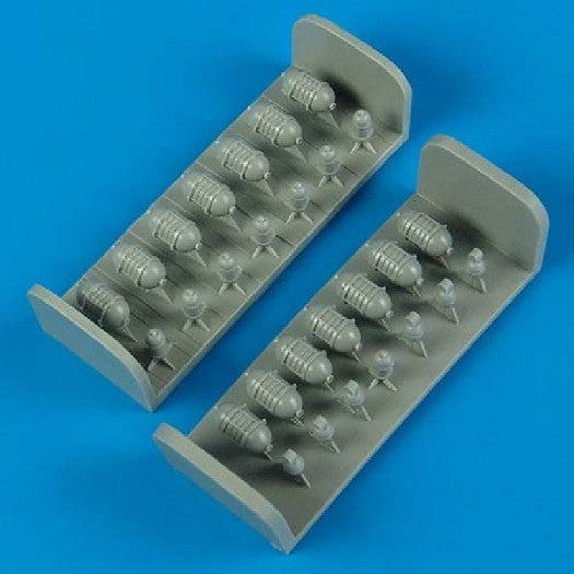 Quickboost 72356 1/72 B17 Oxygen Cylinders