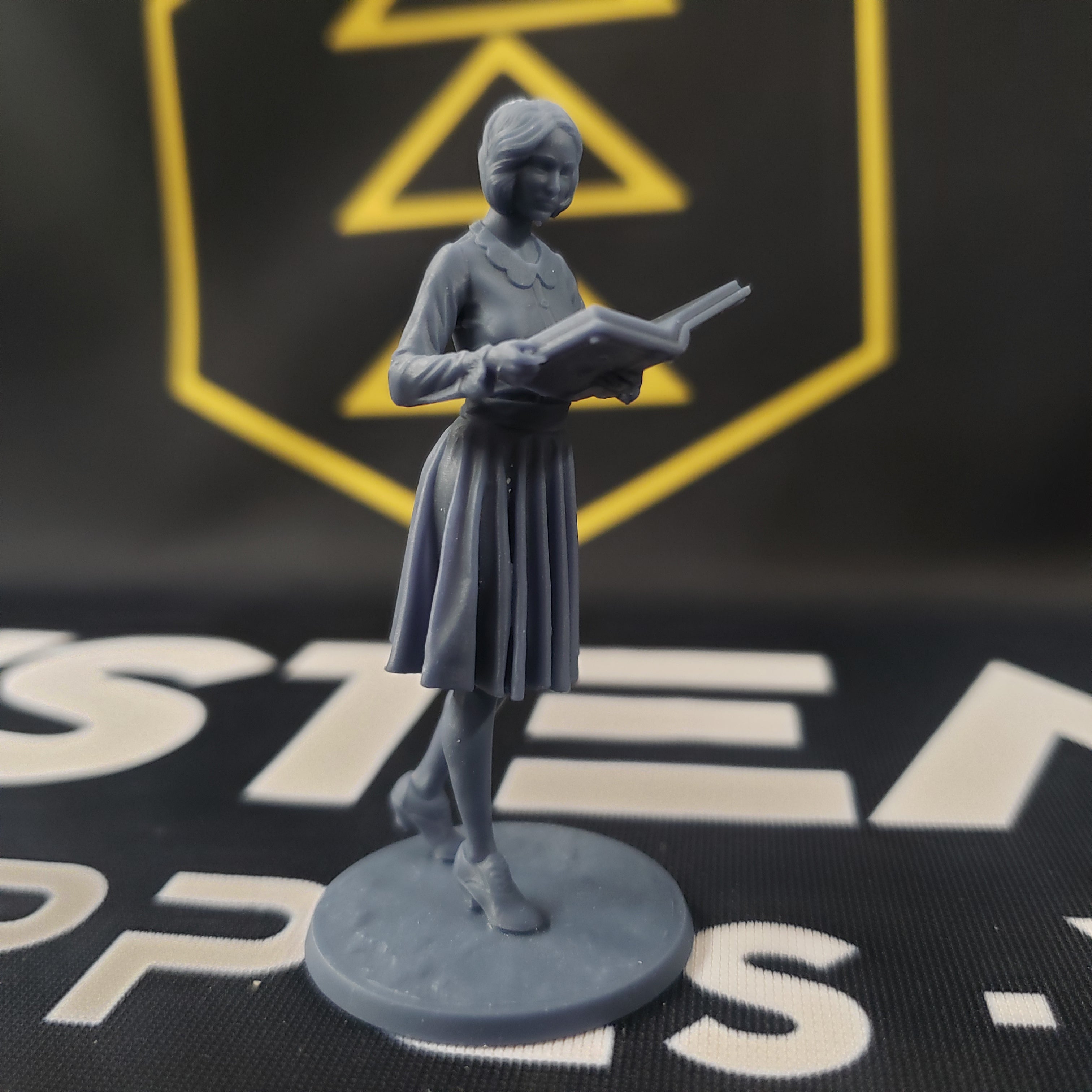 Arkham Compatible Investigator: The Librarian (Daisy Walker)