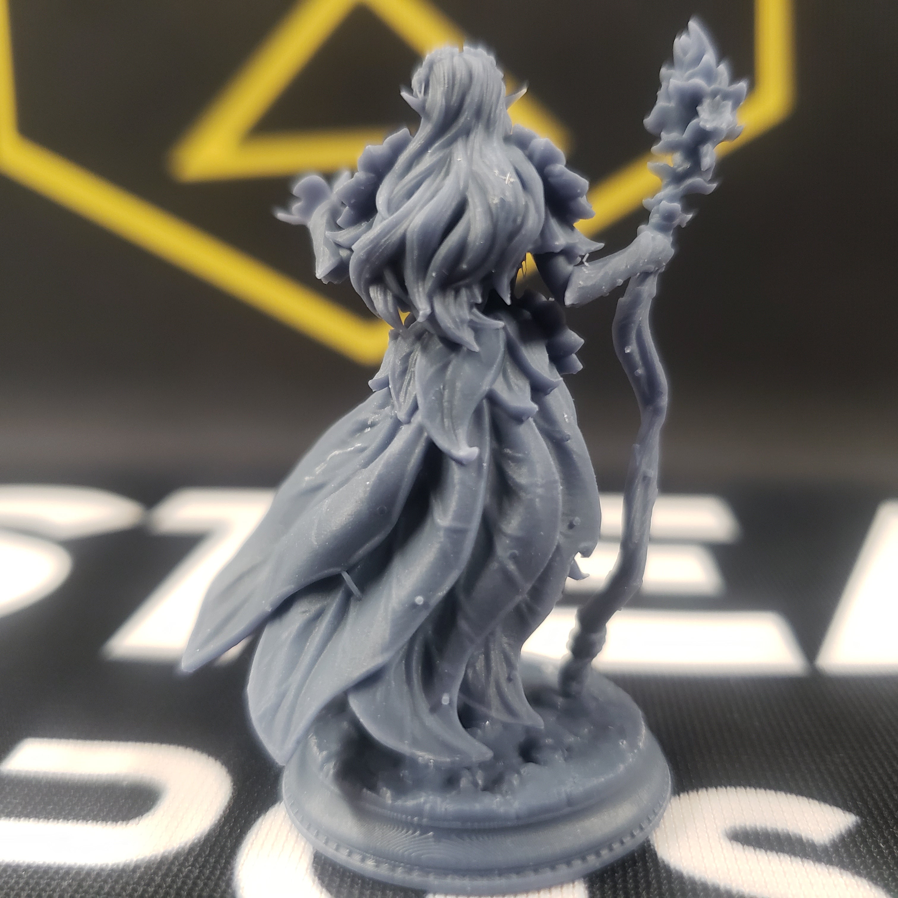 Synoria the Noble Hearted, Feywalker Caster (Female Elf Druid)