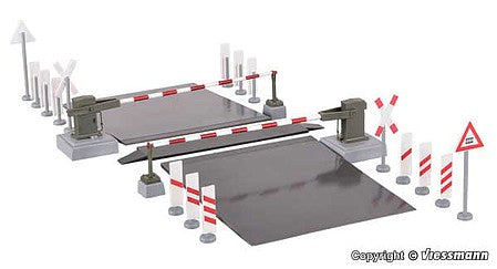 Viessmann 5108 HO Scale Operating European Crossing Gates with DCC -- Gates, Grade Crossing, European Signs and Barriers