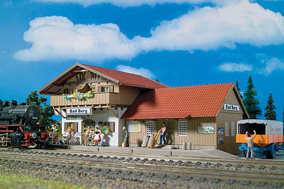 Vollmer 43526 HO Scale Station "Bad Berg" -- 9-5/8 x 4-13/16 x 4-13/32"  24 x 12 x 11cm
