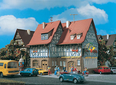 Vollmer 43637 HO Scale Village Inn -- 7-13/16 x 5 x 6"  19.5 x 12.5 x 15cm