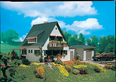 Vollmer 43718 HO Scale House w/Garage -- 4-1/2 x 4-3/4 x 3-1/2"  11.5 x 12 x 8.8cm