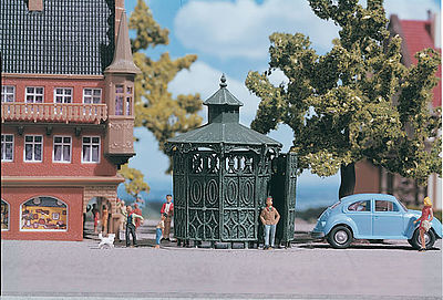 Vollmer 43762 HO Scale Public Restrooms -- 2 x 2 x 2-3/8"  5.1 x 5.1 x 6cm