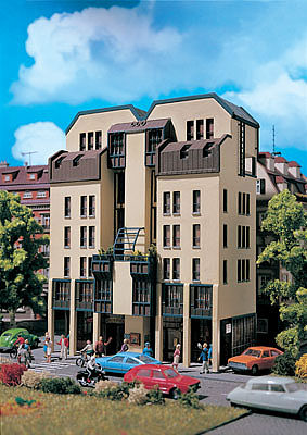 Vollmer 43801 HO Scale Modern Apartment Building -- 6 x 4-9/16 x 7-7/8"  15.2 x 11.5 x 20cm