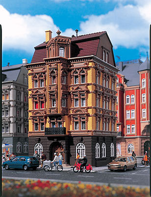 Vollmer 43813 HO Scale 4-Story Corner Apartment House Castle Avenue #3 -- 4-13/32 x 4-21/64 x 7-13/16"  11 x 10.8 x 19.5cm (yellow/brown)