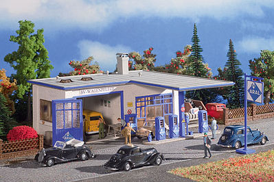 Vollmer 45156 HO Scale Aral Gas Station - Kit (Plastic) -- 6-7/8 x 5-7/8 x 3-1/8"  17.5 x 15 x 8cm