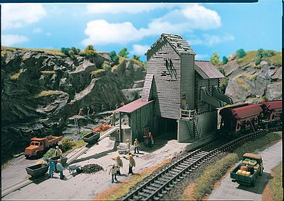 Vollmer 45723 HO Scale Gravel Loader -- 11 x 4-3/8 x 5-7/8"  28 x 11 x 15cm