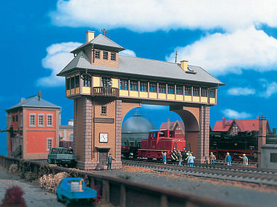 Vollmer 45726 HO Scale Signal Box Overhead 2-Track -- 9-5/16 x 2-3/4 x 7-1/16"  23.6 X 7 X 18cm