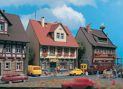Vollmer 47633 N Scale Market Street Value Set -- Post Office 3-3/16 x 2-5/8 x 4" (8 x 6.6 x 10.2cm)