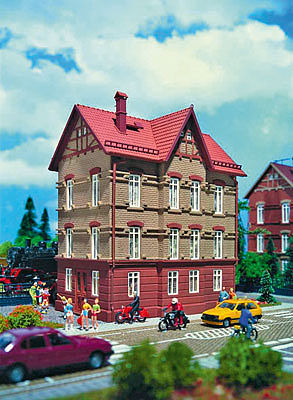 Vollmer 47641 N Scale 3-Story House at the Railroad Tracks - Kit (Plastic) -- 3-7/8 x 2-11/16 x 9/16"  9.9 x 6.8 x 11.6cm