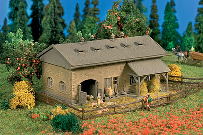 Vollmer 47723 N Scale Pig Sty w/Pigs - Kit -- 6-5/16 x 3-3/8 x 1"  16 x 10 x 5cm