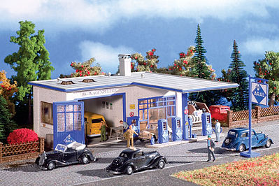 Vollmer 47757 N Scale Aral Gas Station - Kit (Plastic) -- 3-11/16 x 3-1/4 x 2-1/16"  9.3 x 8.3 x 5.3cm