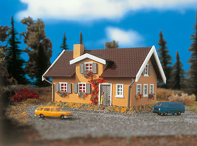 Vollmer 49570 Z Scale Country House -- 3-1/8 x 2 x 1-7/8"  8 x 5.2 x 4.9cm