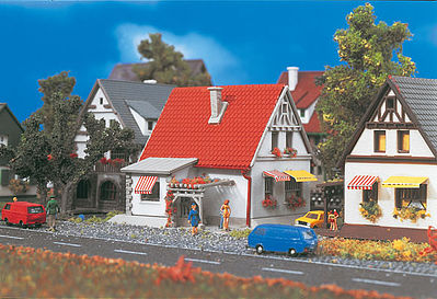 Vollmer 49574 Z Scale White House w/Red Roof -- 2-3/8 x 2-1/4 x 2"  6 x 5.8 x 5.2cm