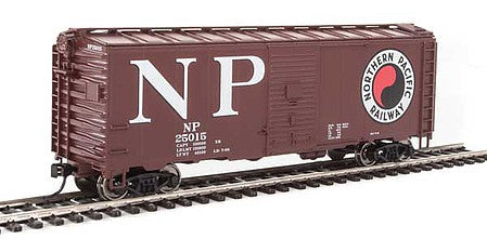 Walthers Mainline 910-1347 HO Scale 40' Association of American Railroads 1944 Boxcar - Ready to Run -- Northern Pacific #25015