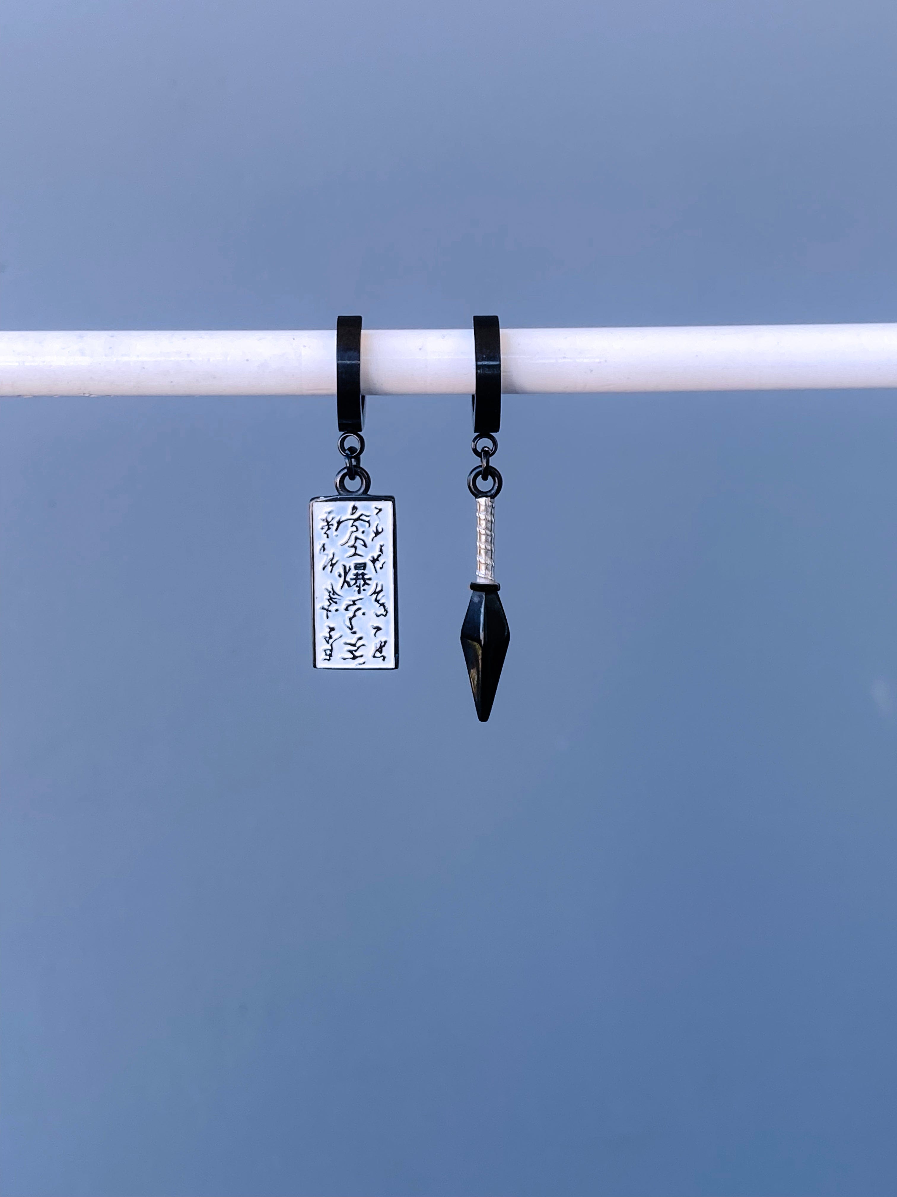 Naruto™ Explosive Kunai Earring